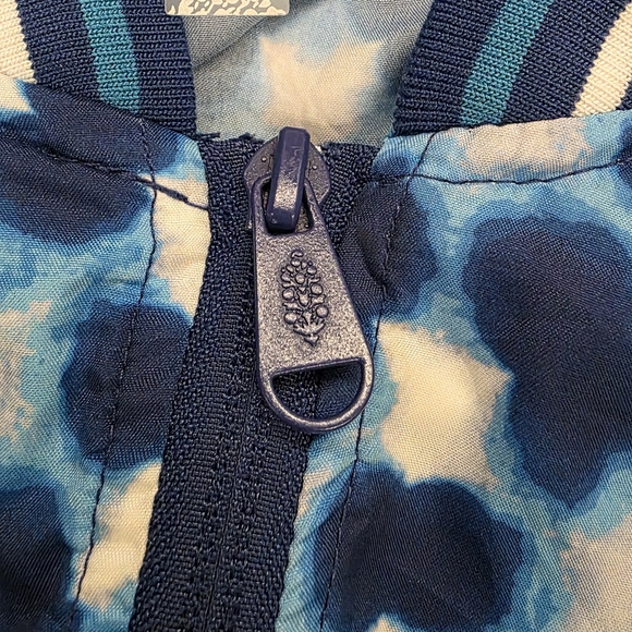 Free People Movement Blue Tie-Dye Cropped Bomber Jacket Size Small EUC - Picture 9 of 15